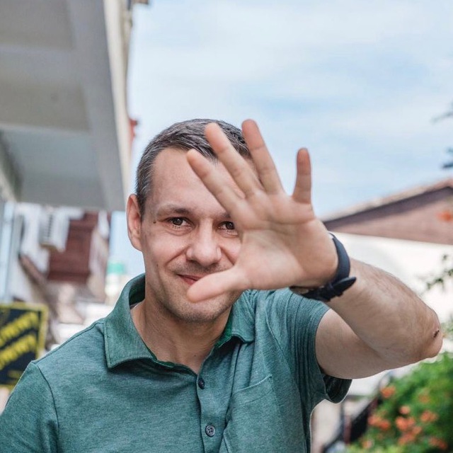 Валентин богданов журналист биография личная жизнь семья
