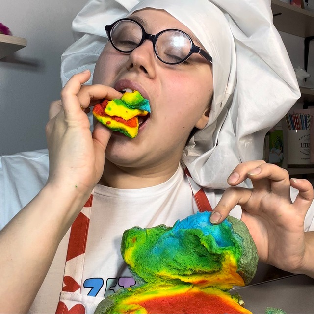 Юля Лакомка