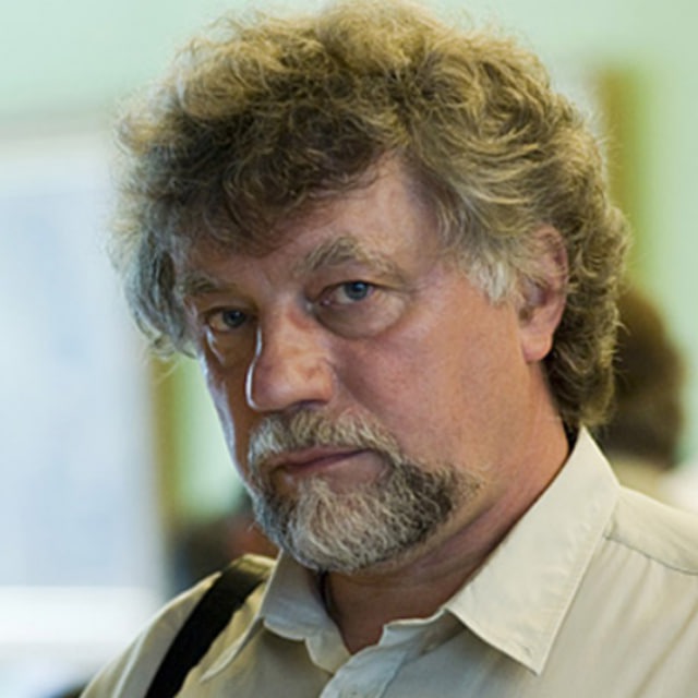 ВИКТОР АКСЮЧИЦ