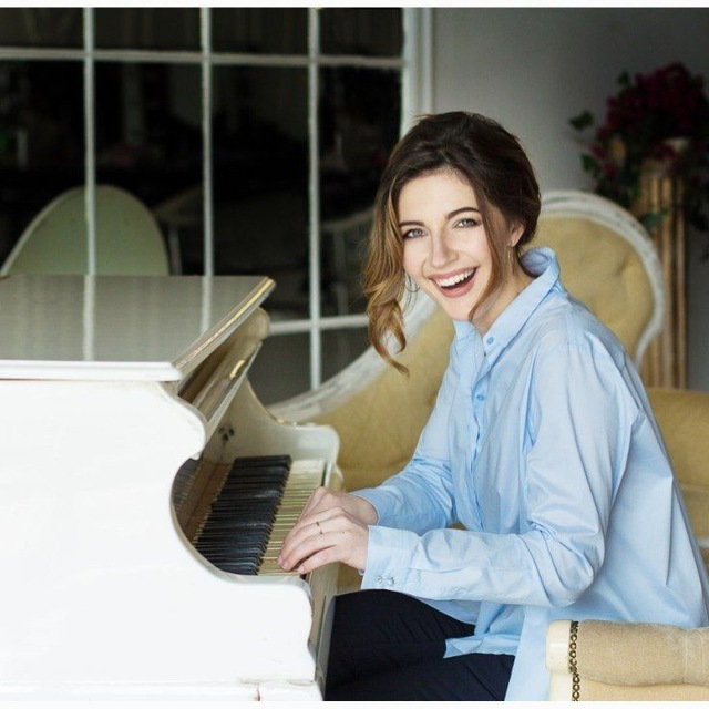 Enjoy the piano with Tatiana
