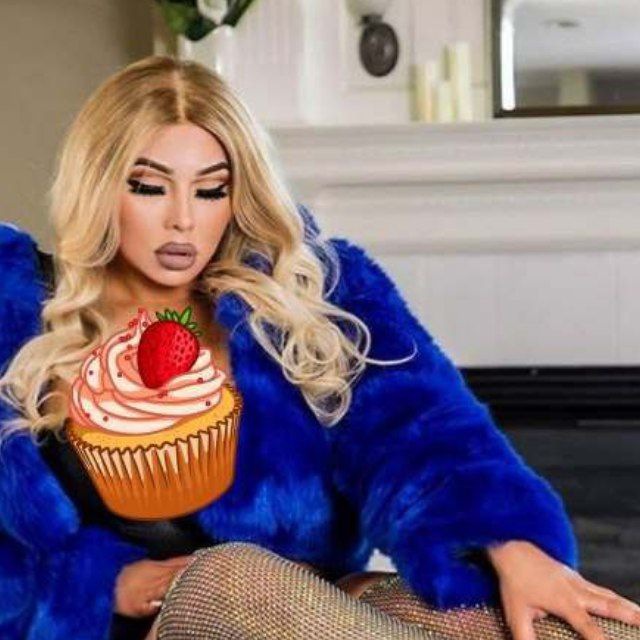 Алтын жолақпен маникюр