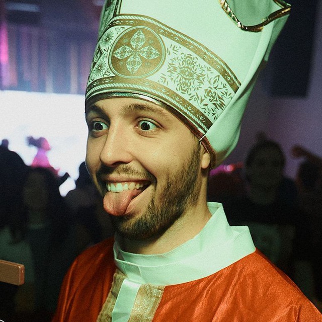 Зборовский печатает …