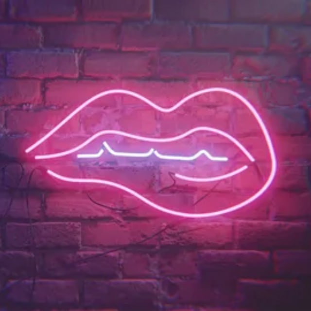 Девушка, которая всегда хочет...