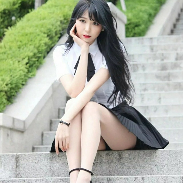 Yosh qizning soqolini olgan surati