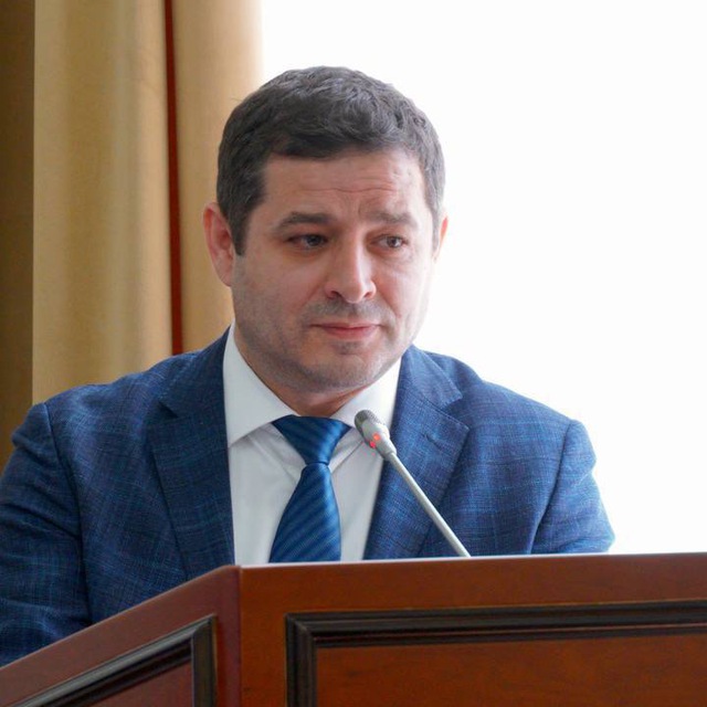 Гусейн Гусейнов ??