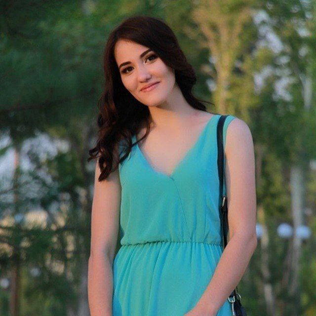 Porno qoshiqchi Zara