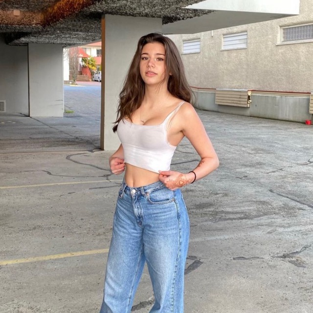 mikayla campinos