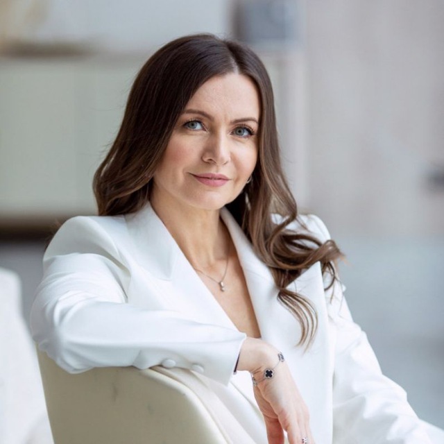 НАНЯТЬ И ЛЮБИТЬ